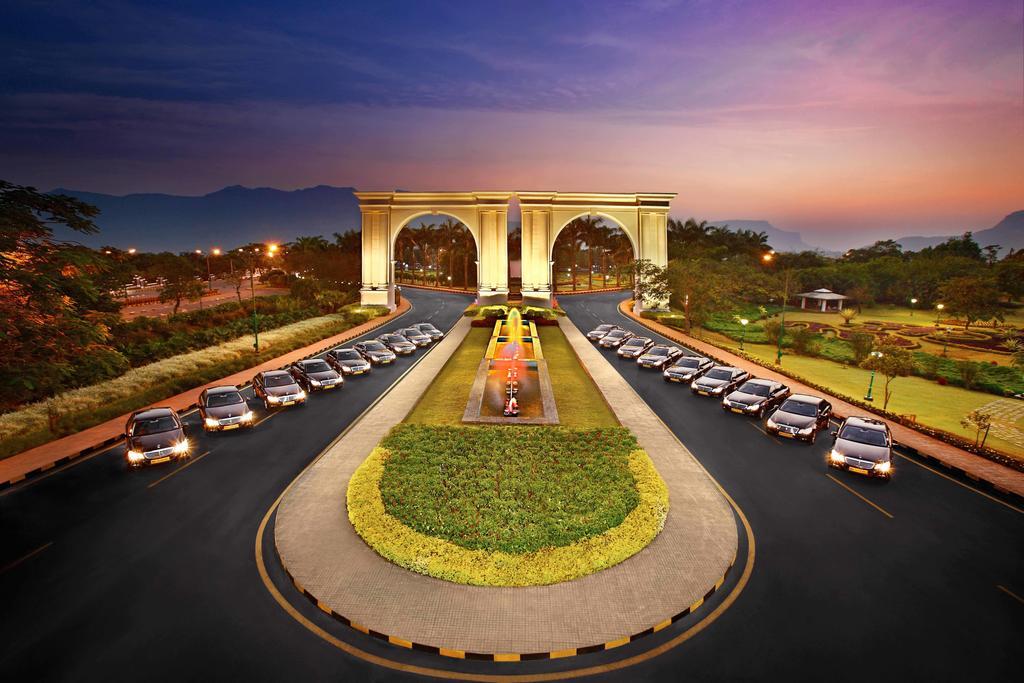 Aamby Valley City Lonavala Luaran gambar The University of the Philippines Diliman, the main campus of the University of the Philippines, is the largest university in the Philippines.