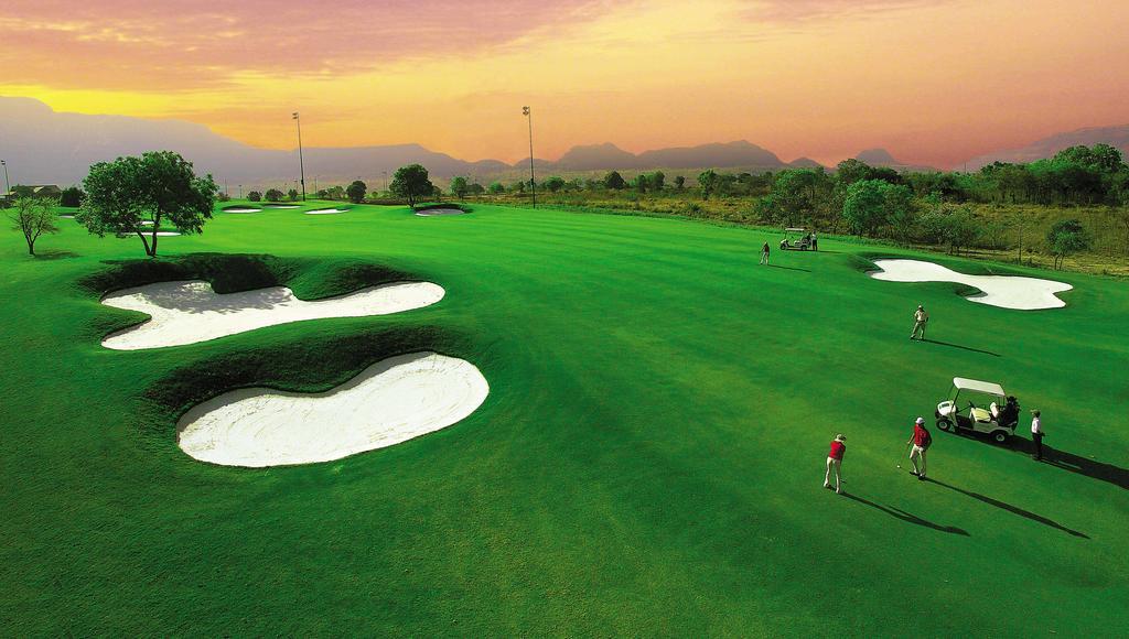 Aamby Valley City Lonavala Luaran gambar Golf Course at the Pune Golf Club