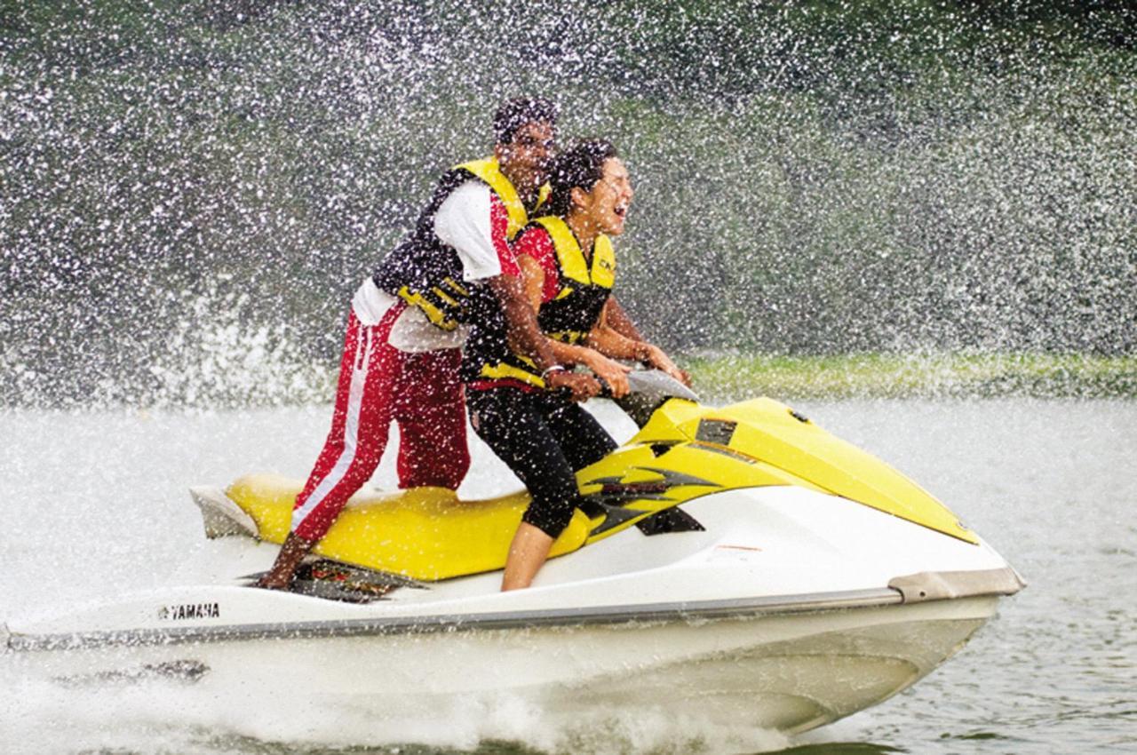 Aamby Valley City Lonavala Luaran gambar Jet Skiing at the resort